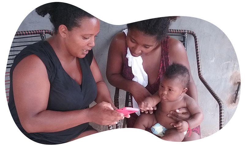 lider com mae usando aplicativo